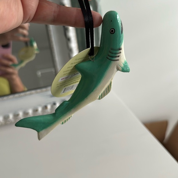 Baby Shark Wooden Artisan Made Christmas Ornament NWT - Picture 4 of 7